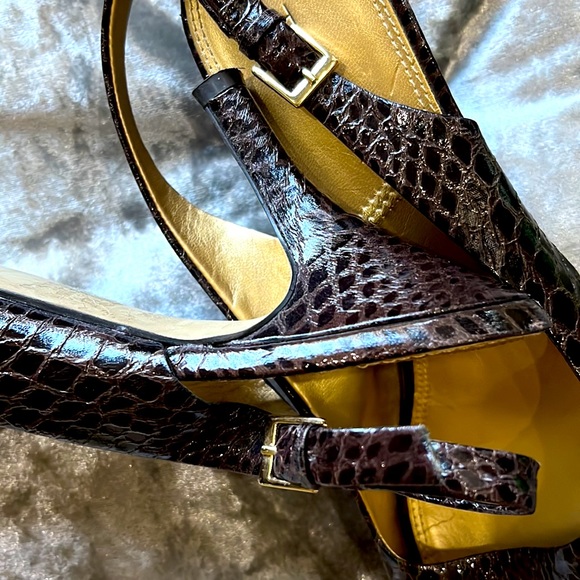 Tahari shoes Sz 10 - Picture 5 of 12